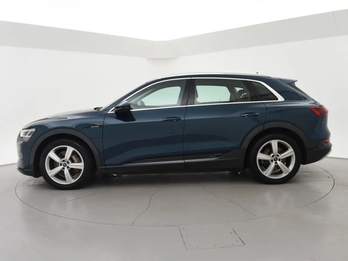 55 QUATTRO 95 kWh + TREKHAAK | NACHTZICHT 92% SOH| LUCHTVERING | HEAD-UP | ADAPTIVE CRUISE CONTROL