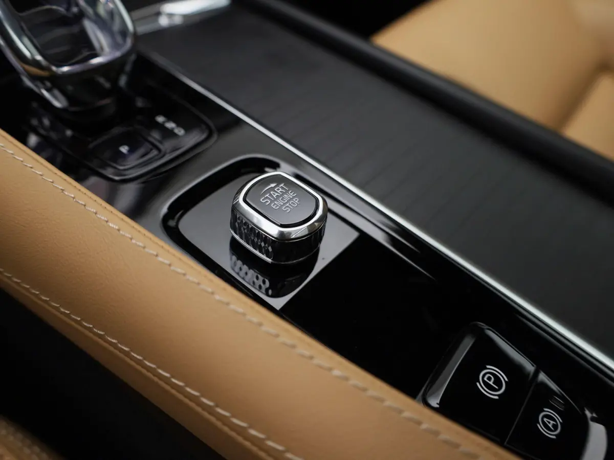 2.0 T8 4WD Ultimate Bright Aut. | HEAD-UP | PANO-SCHUIFDAK | STOELVERWARMING & VERKOELING | CAMERA | HARMAN/KARDON | LEER | GOOGLE NAVIGATIE | 7-PERSOONS |
