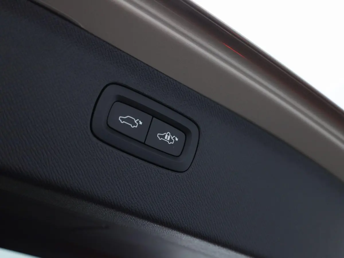 2.0 T8 4WD Ultimate Bright Aut. | HEAD-UP | PANO-SCHUIFDAK | STOELVERWARMING & VERKOELING | CAMERA | HARMAN/KARDON | LEER | GOOGLE NAVIGATIE | 7-PERSOONS |