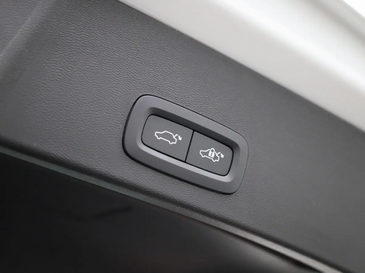 Extended Range Plus 250Pk | Google Navigatie | Apple & Android Carplay | Parkeersensoren Voor & Achter | Achteruitrijcamera | Stoel & Stuurverwarming | Adaptieve Cruise Control |