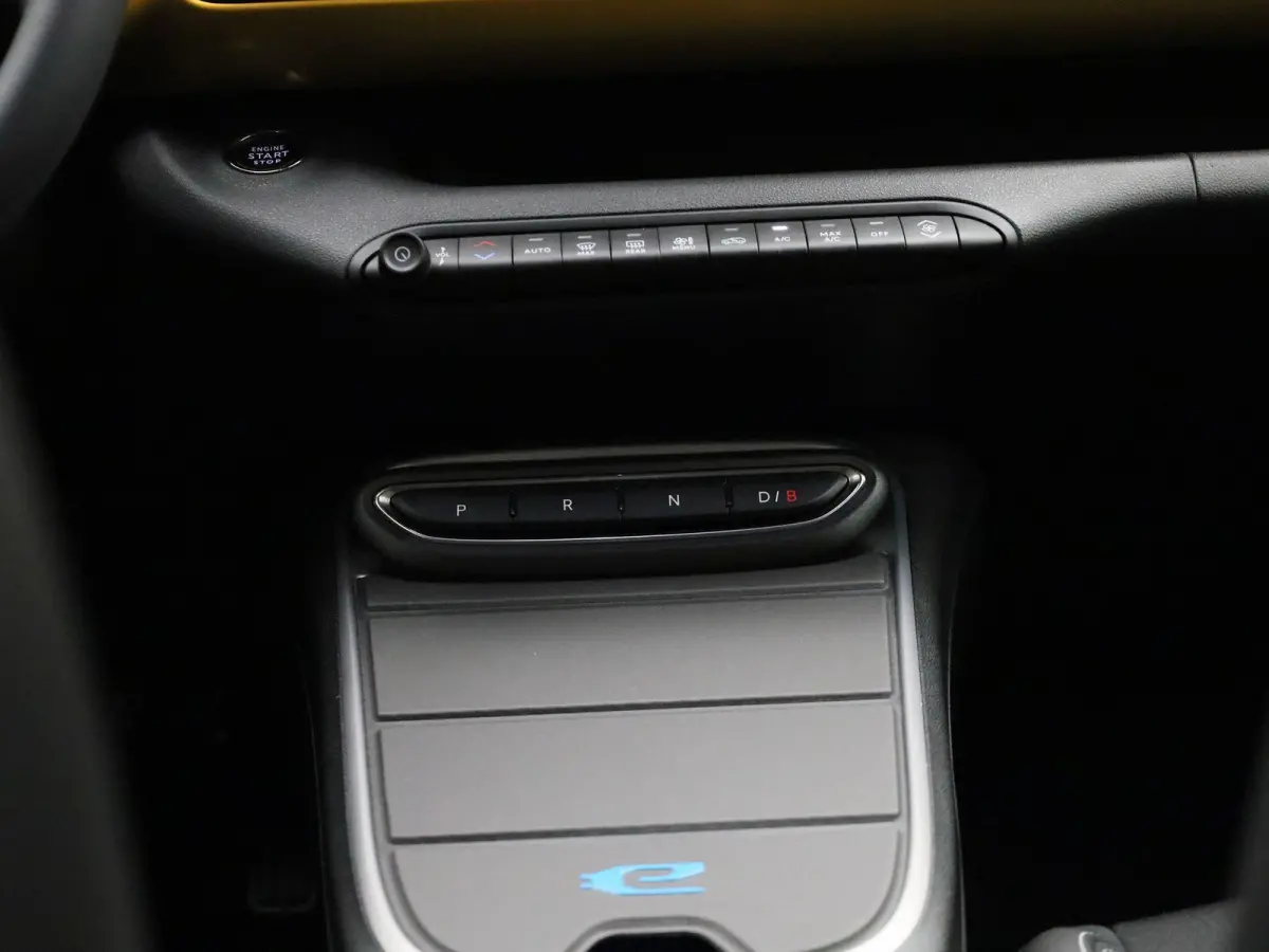54kWh 1st Edition | ACHTERUITRIJCAMERA | NAVIGATIE | CLIMATE CONTROL | STOELVERWARMING | APPLE CARPLAY | ANDROID AUTO |