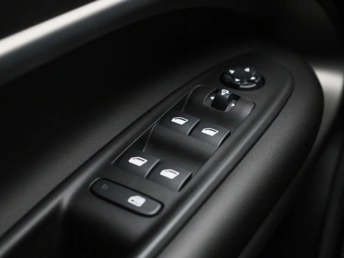 54kWh 1st Edition | ACHTERUITRIJCAMERA | NAVIGATIE | CLIMATE CONTROL | STOELVERWARMING | APPLE CARPLAY | ANDROID AUTO |