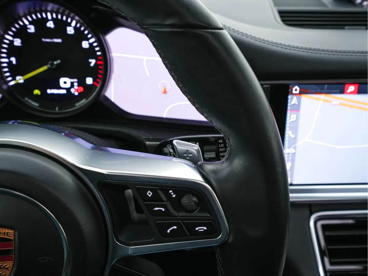 2.9 4 E-Hybrid (Plug-In) Aut. *PANO | LEATHER | NAVI-FULLMAP | AIR-SUSPENSION | KEYLESS | BOSE-SURROUND | SOFT-CLOSE | ADAPT-CRUISE | SURROUND-VIEW | DAB | MEMORY-PACK | CARPLAY | SPORT-SEAT