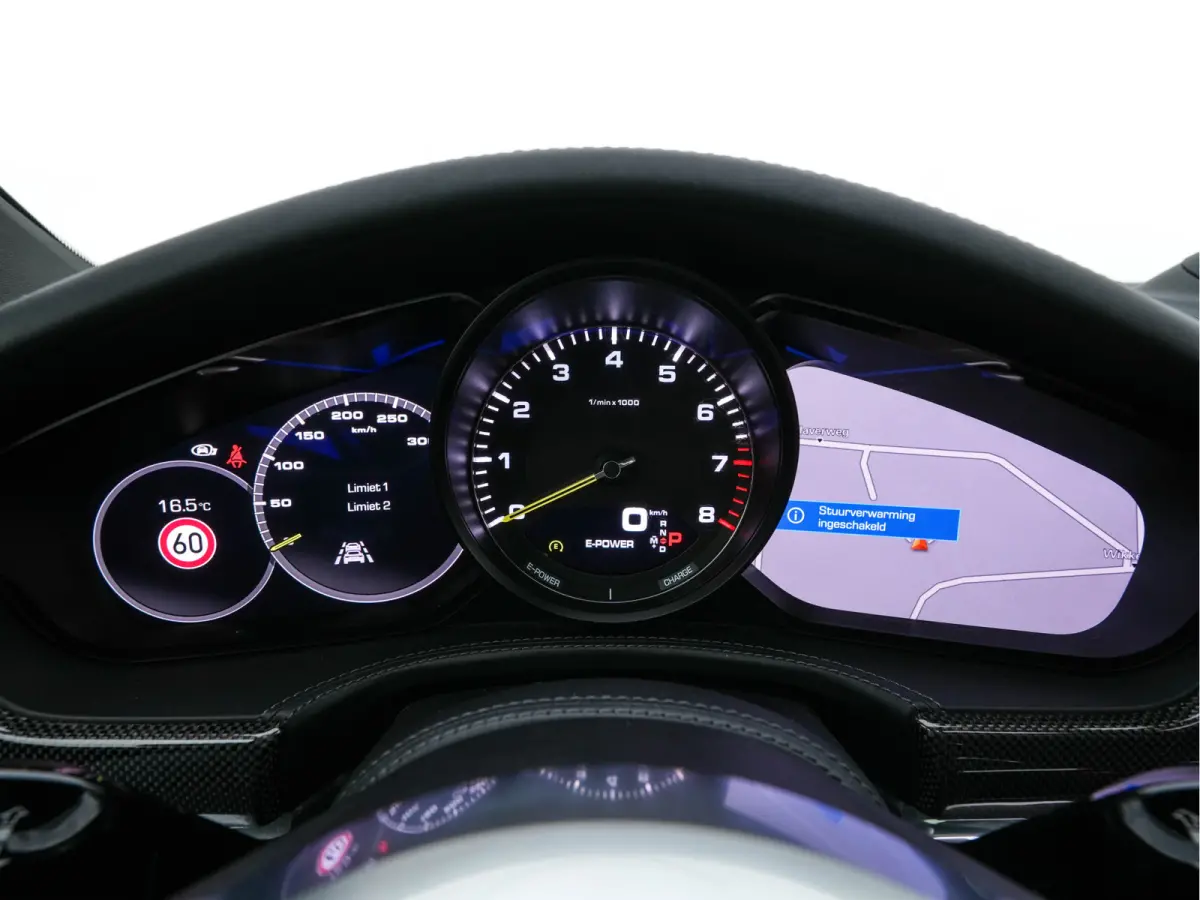 2.9 4 E-Hybrid (Plug-In) Aut. *PANO | LEATHER | NAVI-FULLMAP | AIR-SUSPENSION | KEYLESS | BOSE-SURROUND | SOFT-CLOSE | ADAPT-CRUISE | SURROUND-VIEW | DAB | MEMORY-PACK | CARPLAY | SPORT-SEAT