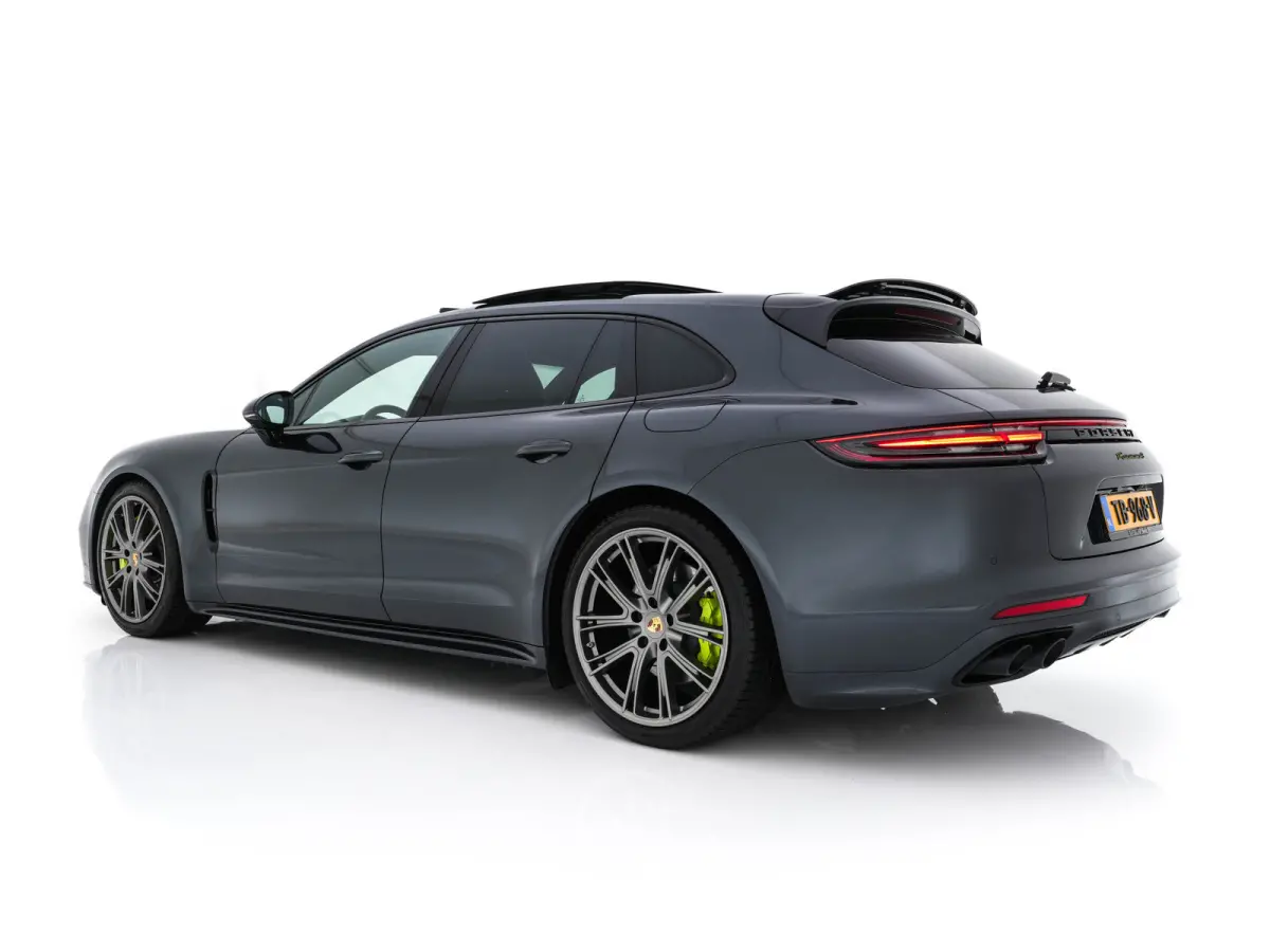 2.9 4 E-Hybrid (Plug-In) Aut. *PANO | LEATHER | NAVI-FULLMAP | AIR-SUSPENSION | KEYLESS | BOSE-SURROUND | SOFT-CLOSE | ADAPT-CRUISE | SURROUND-VIEW | DAB | MEMORY-PACK | CARPLAY | SPORT-SEAT