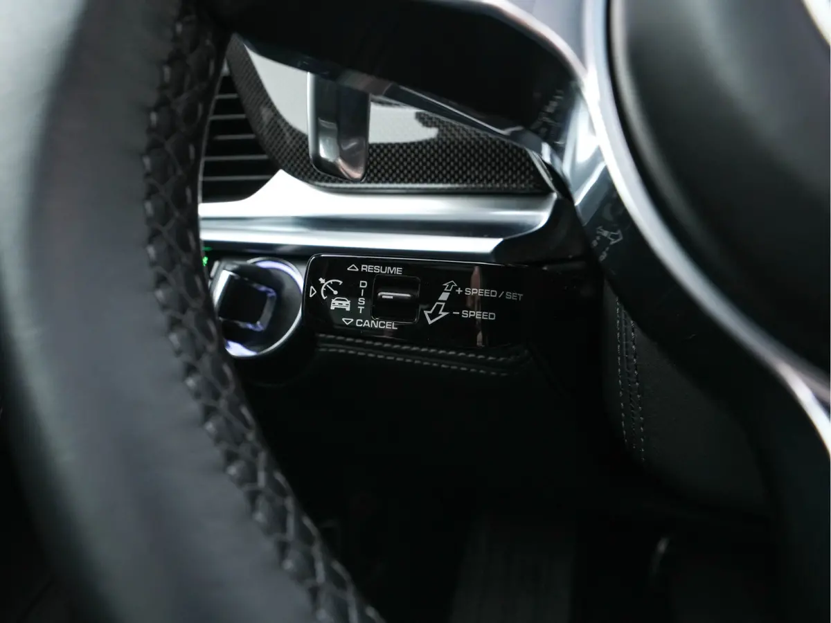 2.9 4 E-Hybrid (Plug-In) Aut. *PANO | LEATHER | NAVI-FULLMAP | AIR-SUSPENSION | KEYLESS | BOSE-SURROUND | SOFT-CLOSE | ADAPT-CRUISE | SURROUND-VIEW | DAB | MEMORY-PACK | CARPLAY | SPORT-SEAT