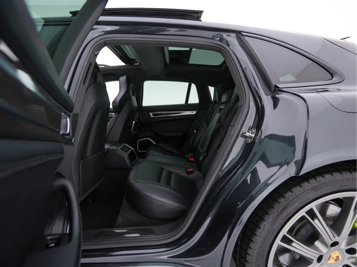 2.9 4 E-Hybrid (Plug-In) Aut. *PANO | LEATHER | NAVI-FULLMAP | AIR-SUSPENSION | KEYLESS | BOSE-SURROUND | SOFT-CLOSE | ADAPT-CRUISE | SURROUND-VIEW | DAB | MEMORY-PACK | CARPLAY | SPORT-SEAT