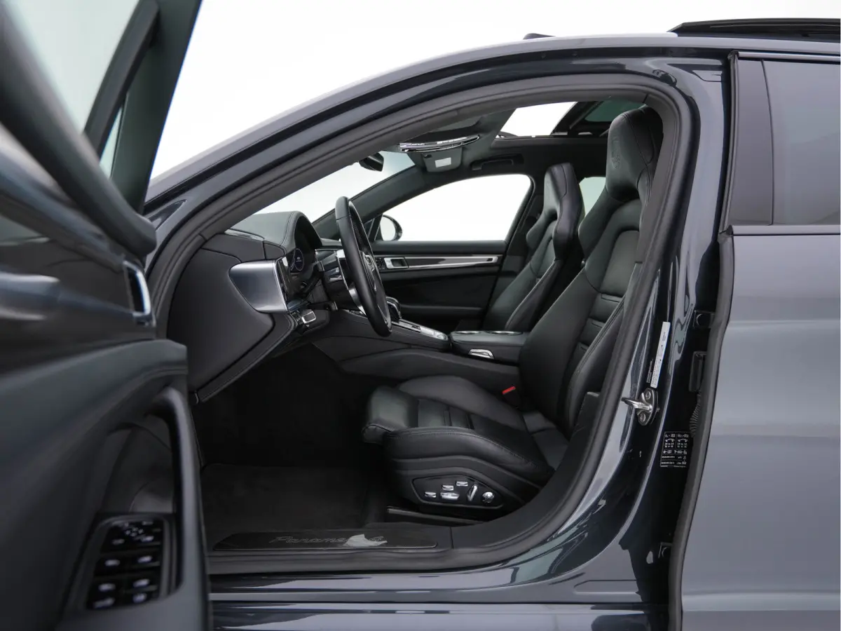 2.9 4 E-Hybrid (Plug-In) Aut. *PANO | LEATHER | NAVI-FULLMAP | AIR-SUSPENSION | KEYLESS | BOSE-SURROUND | SOFT-CLOSE | ADAPT-CRUISE | SURROUND-VIEW | DAB | MEMORY-PACK | CARPLAY | SPORT-SEAT
