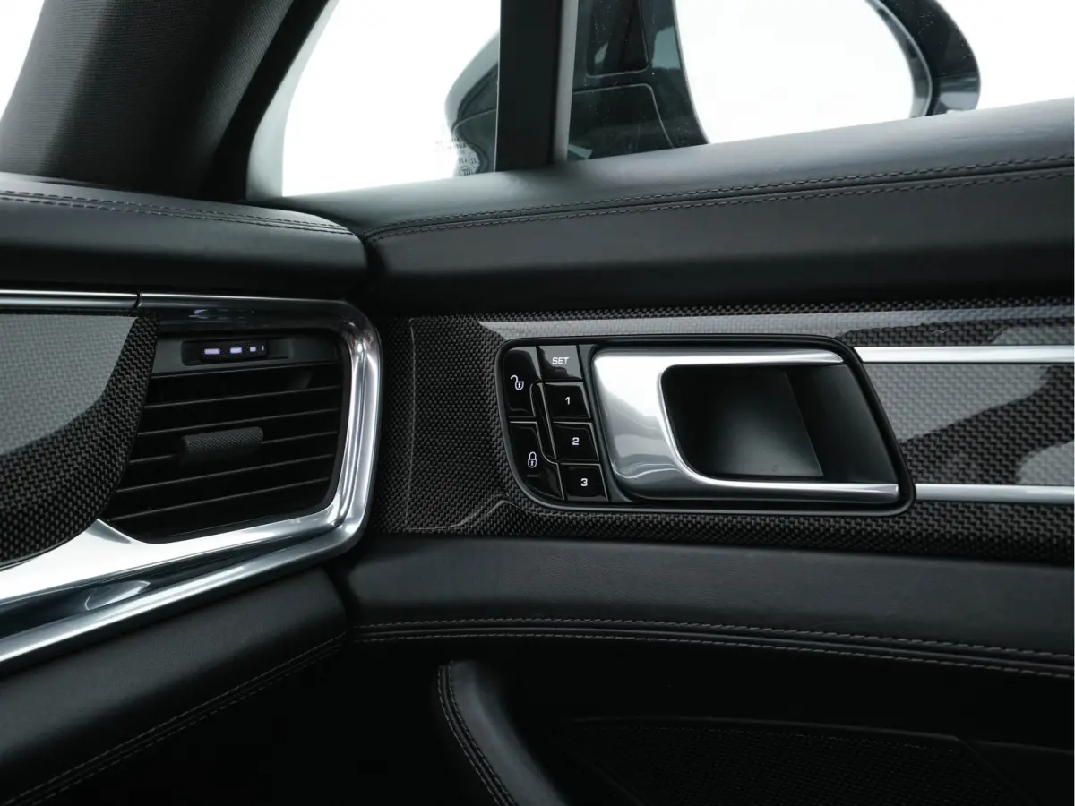 2.9 4 E-Hybrid (Plug-In) Aut. *PANO | LEATHER | NAVI-FULLMAP | AIR-SUSPENSION | KEYLESS | BOSE-SURROUND | SOFT-CLOSE | ADAPT-CRUISE | SURROUND-VIEW | DAB | MEMORY-PACK | CARPLAY | SPORT-SEAT