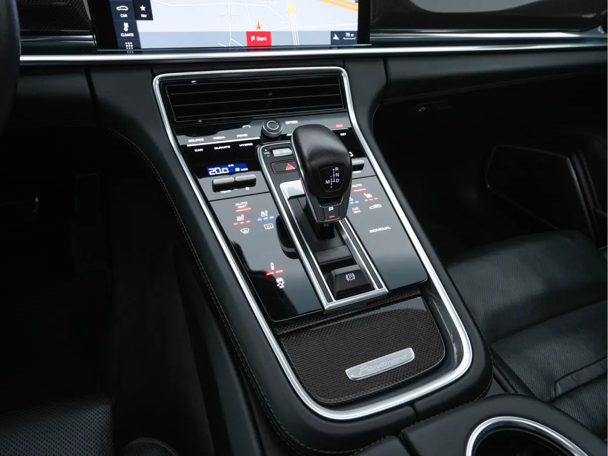 2.9 4 E-Hybrid (Plug-In) Aut. *PANO | LEATHER | NAVI-FULLMAP | AIR-SUSPENSION | KEYLESS | BOSE-SURROUND | SOFT-CLOSE | ADAPT-CRUISE | SURROUND-VIEW | DAB | MEMORY-PACK | CARPLAY | SPORT-SEAT