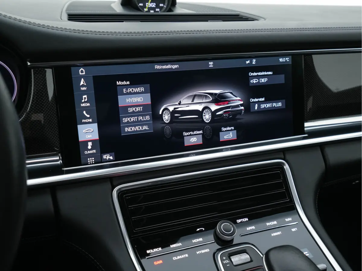 2.9 4 E-Hybrid (Plug-In) Aut. *PANO | LEATHER | NAVI-FULLMAP | AIR-SUSPENSION | KEYLESS | BOSE-SURROUND | SOFT-CLOSE | ADAPT-CRUISE | SURROUND-VIEW | DAB | MEMORY-PACK | CARPLAY | SPORT-SEAT