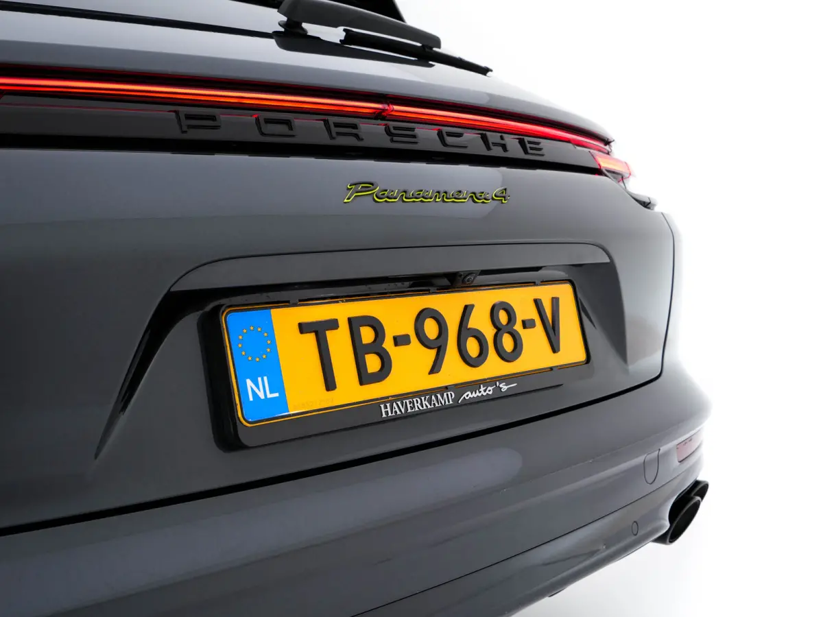 2.9 4 E-Hybrid (Plug-In) Aut. *PANO | LEATHER | NAVI-FULLMAP | AIR-SUSPENSION | KEYLESS | BOSE-SURROUND | SOFT-CLOSE | ADAPT-CRUISE | SURROUND-VIEW | DAB | MEMORY-PACK | CARPLAY | SPORT-SEAT
