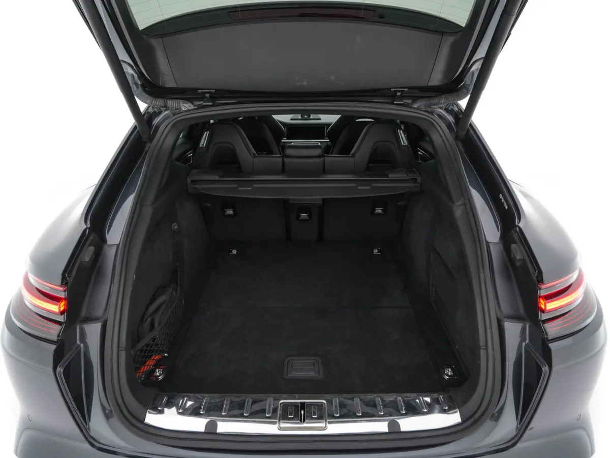 2.9 4 E-Hybrid (Plug-In) Aut. *PANO | LEATHER | NAVI-FULLMAP | AIR-SUSPENSION | KEYLESS | BOSE-SURROUND | SOFT-CLOSE | ADAPT-CRUISE | SURROUND-VIEW | DAB | MEMORY-PACK | CARPLAY | SPORT-SEAT