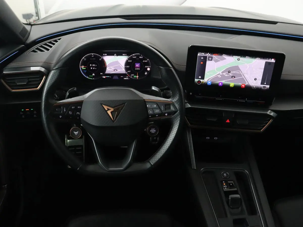 1.4 eHybrid VZ | 245pk | Leder | Stoelverwarming | Camera | Carplay | Memory | Sfeerverlichting | Navigatie | Adaptive cruise | Keyless | Sportstoelen | Full LED | 19'' | PHEV | Plug In