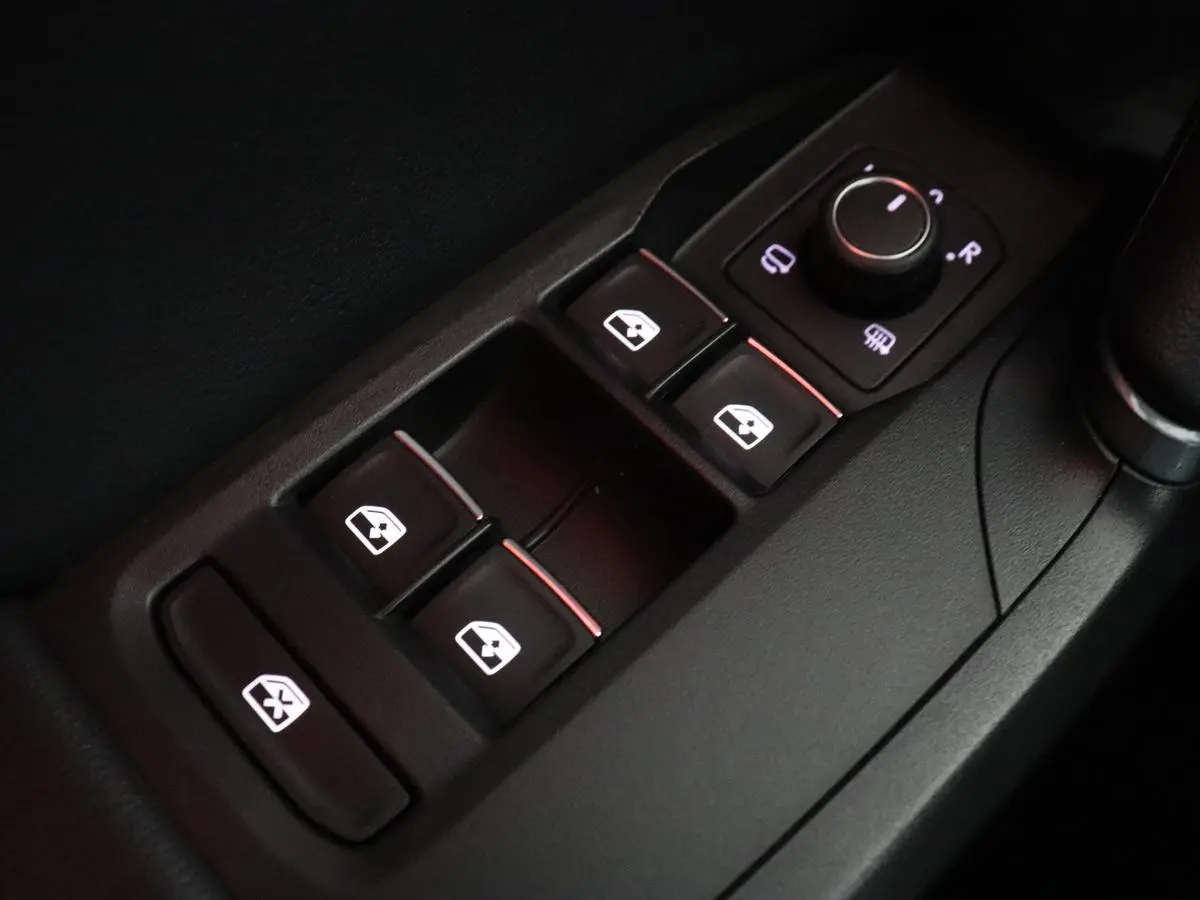 1.4 eHybrid VZ | 245pk | Leder | Stoelverwarming | Camera | Carplay | Memory | Sfeerverlichting | Navigatie | Adaptive cruise | Keyless | Sportstoelen | Full LED | 19'' | PHEV | Plug In