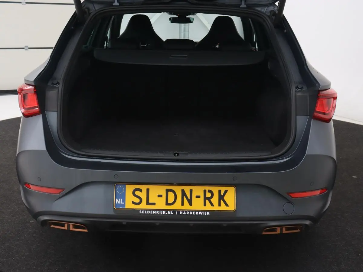 1.4 eHybrid VZ | 245pk | Leder | Stoelverwarming | Camera | Carplay | Memory | Sfeerverlichting | Navigatie | Adaptive cruise | Keyless | Sportstoelen | Full LED | 19'' | PHEV | Plug In