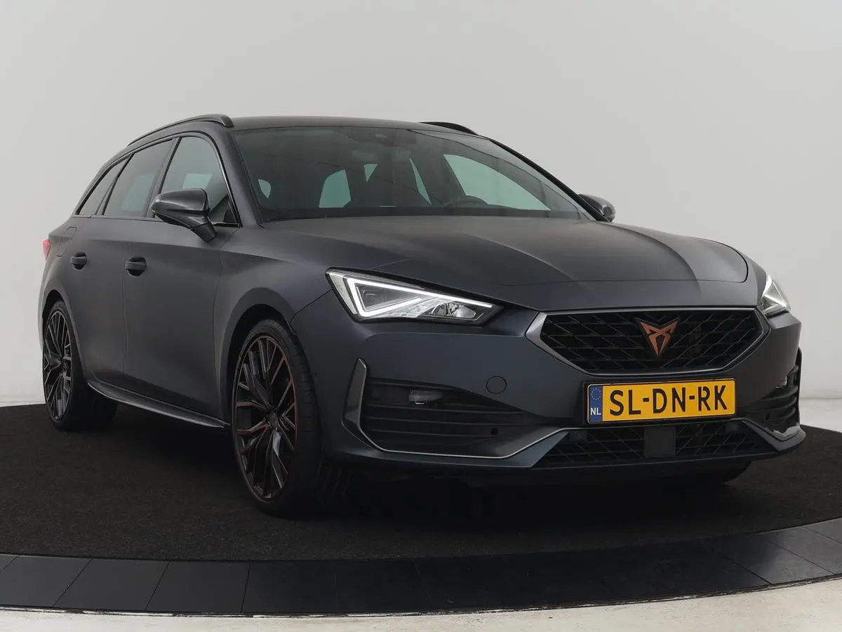 1.4 eHybrid VZ | 245pk | Leder | Stoelverwarming | Camera | Carplay | Memory | Sfeerverlichting | Navigatie | Adaptive cruise | Keyless | Sportstoelen | Full LED | 19'' | PHEV | Plug In
