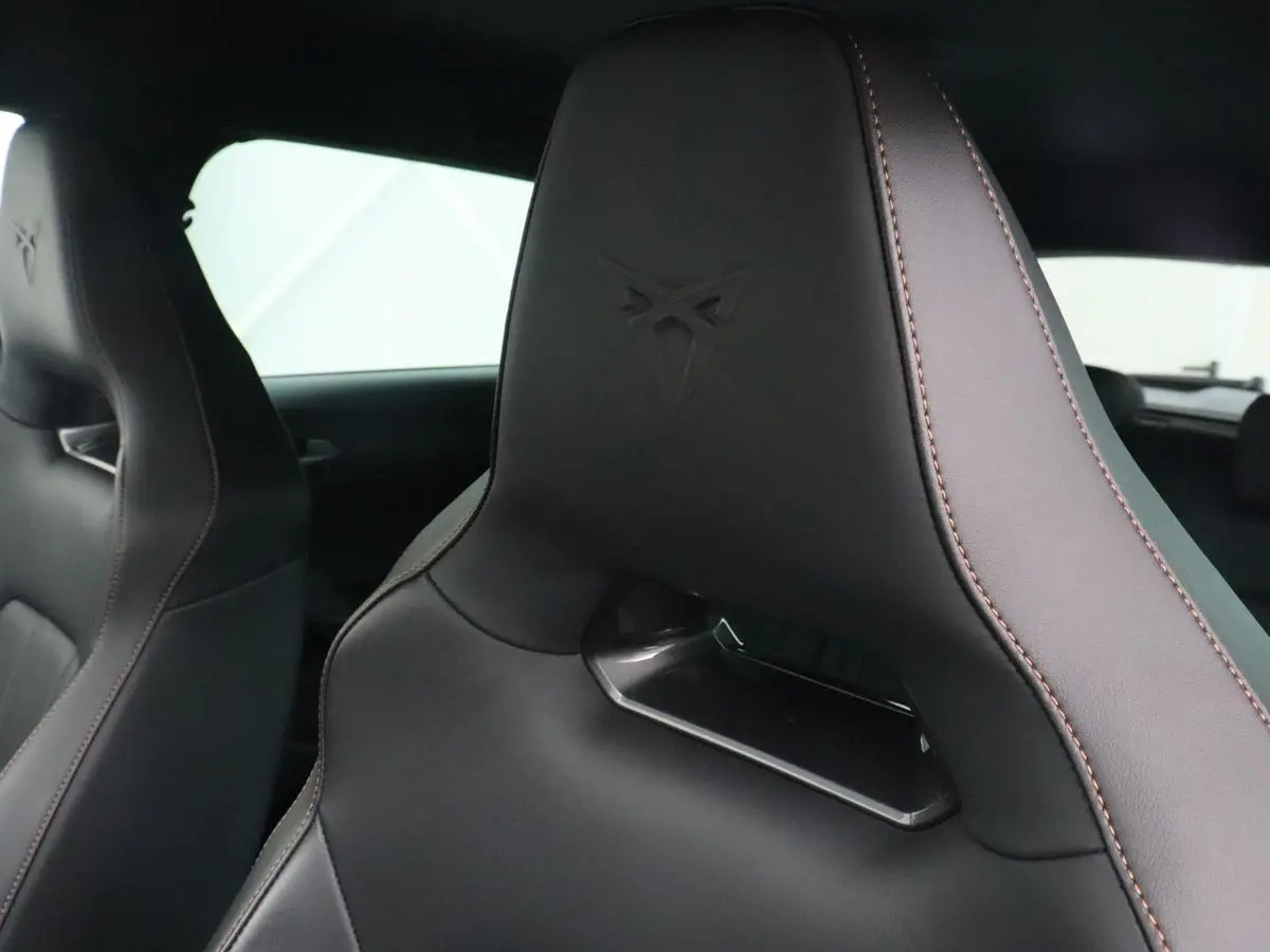 1.4 eHybrid VZ | 245pk | Leder | Stoelverwarming | Camera | Carplay | Memory | Sfeerverlichting | Navigatie | Adaptive cruise | Keyless | Sportstoelen | Full LED | 19'' | PHEV | Plug In