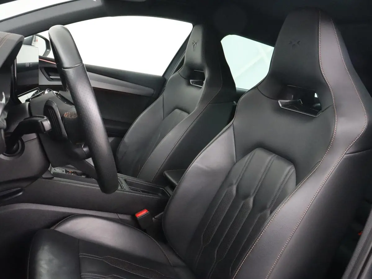 1.4 eHybrid VZ | 245pk | Leder | Stoelverwarming | Camera | Carplay | Memory | Sfeerverlichting | Navigatie | Adaptive cruise | Keyless | Sportstoelen | Full LED | 19'' | PHEV | Plug In