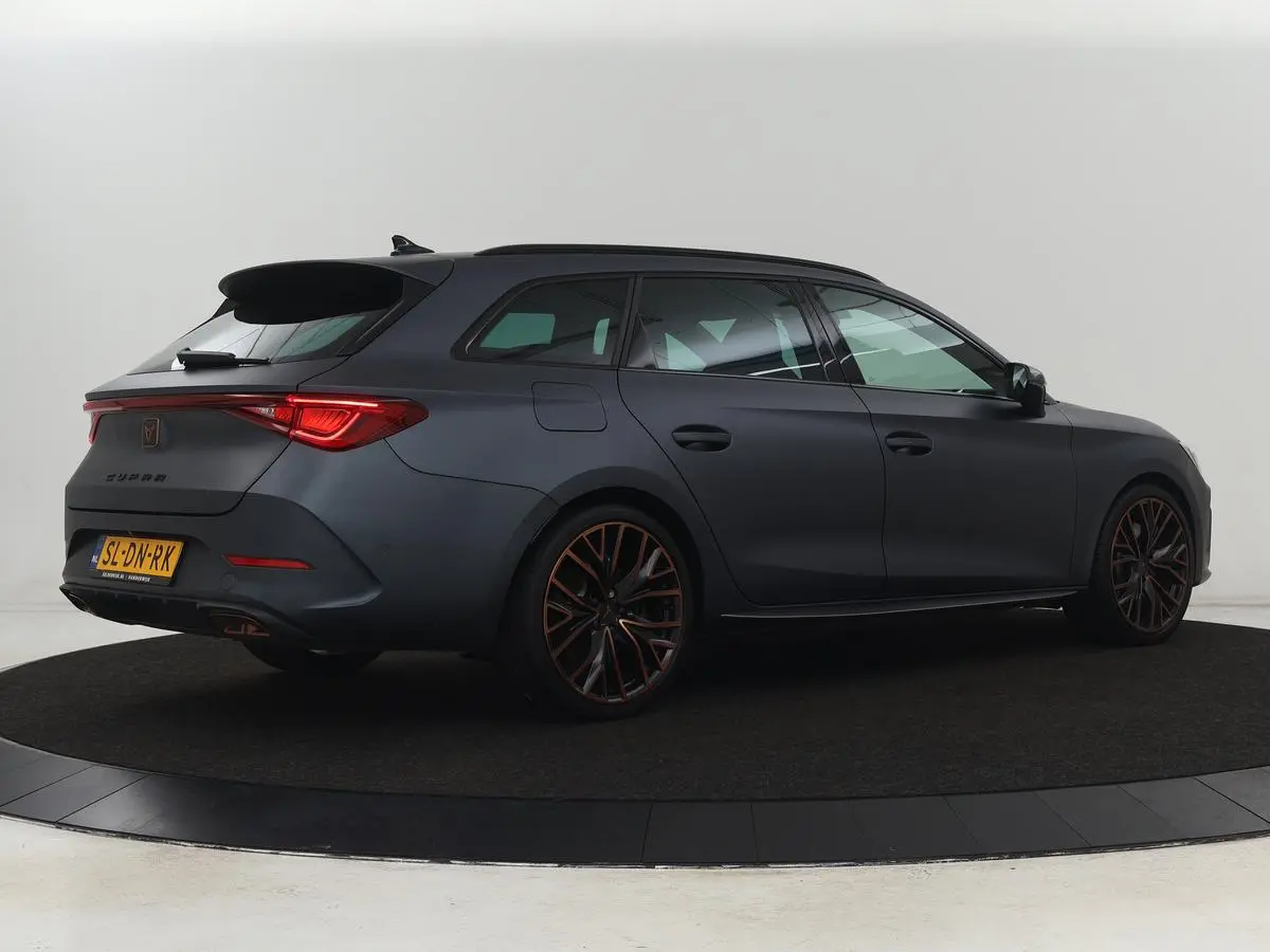 1.4 eHybrid VZ | 245pk | Leder | Stoelverwarming | Camera | Carplay | Memory | Sfeerverlichting | Navigatie | Adaptive cruise | Keyless | Sportstoelen | Full LED | 19'' | PHEV | Plug In