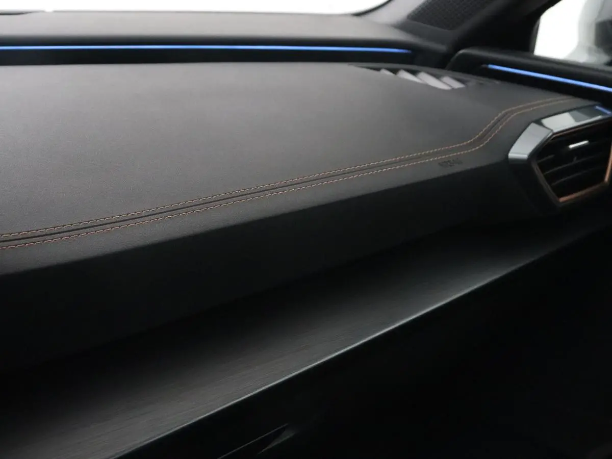 1.4 eHybrid VZ | 245pk | Leder | Stoelverwarming | Camera | Carplay | Memory | Sfeerverlichting | Navigatie | Adaptive cruise | Keyless | Sportstoelen | Full LED | 19'' | PHEV | Plug In