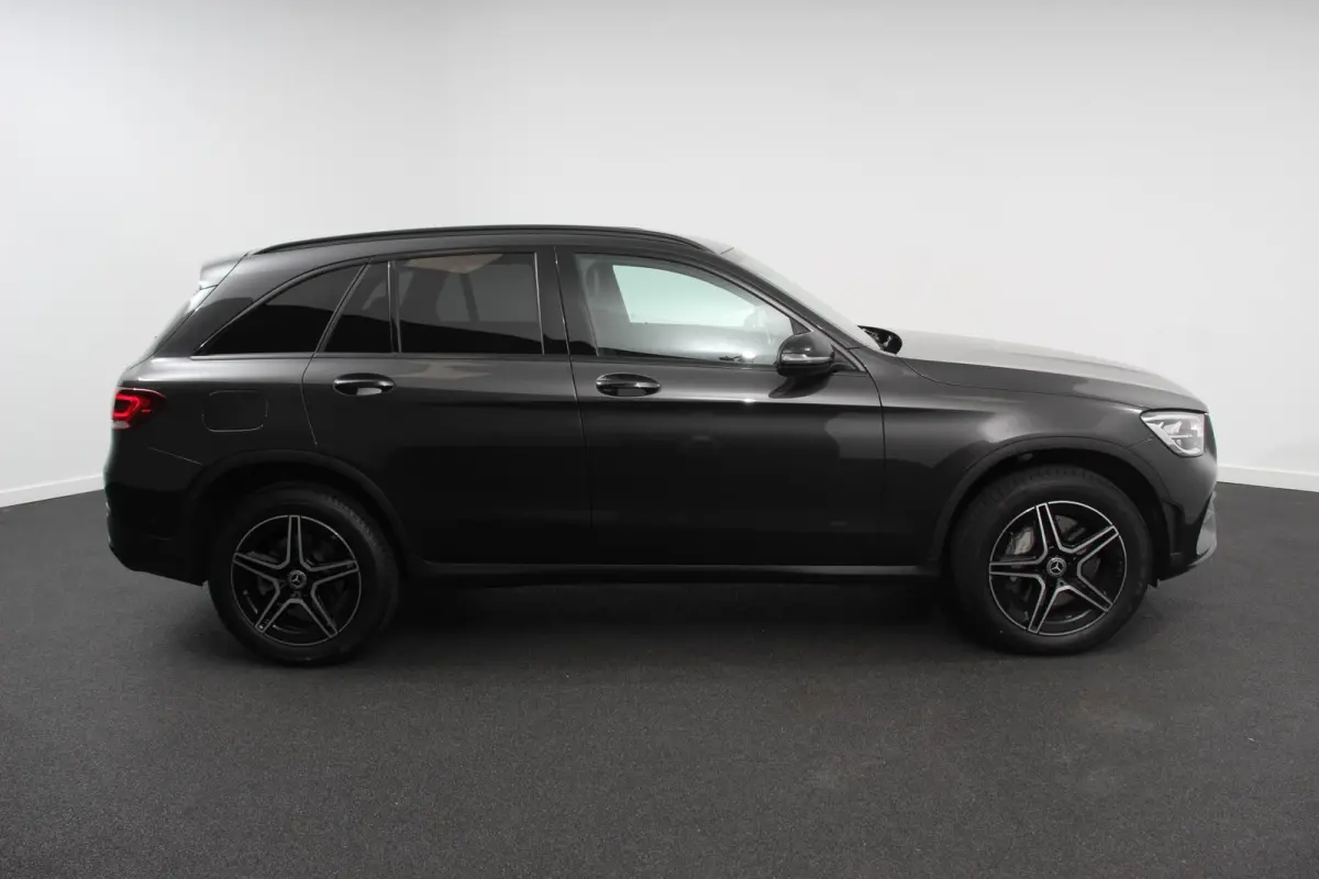 4-MATIC Business AMG Night Pack Full LED Trekhaak Navigatie Parkeersensoren Camera MBUX Cruise control Climate control