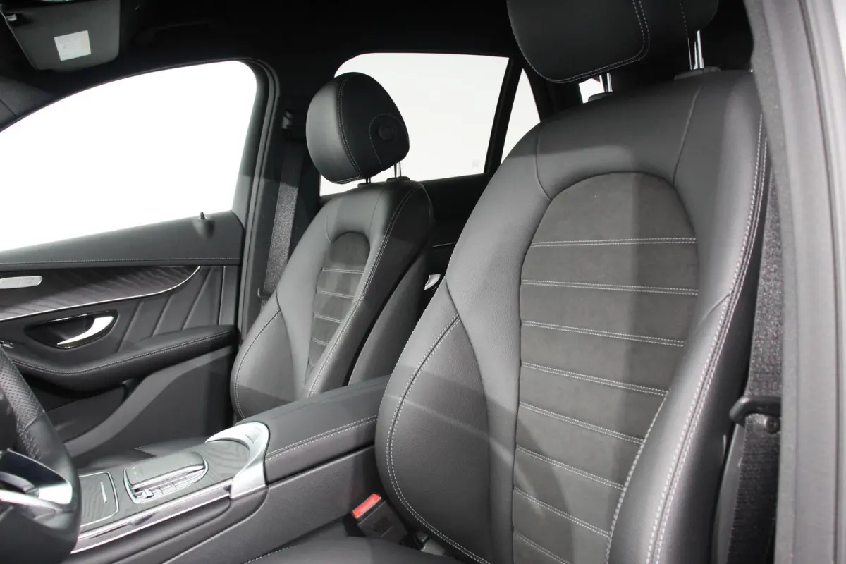 4-MATIC Business AMG Night Pack Full LED Trekhaak Navigatie Parkeersensoren Camera MBUX Cruise control Climate control