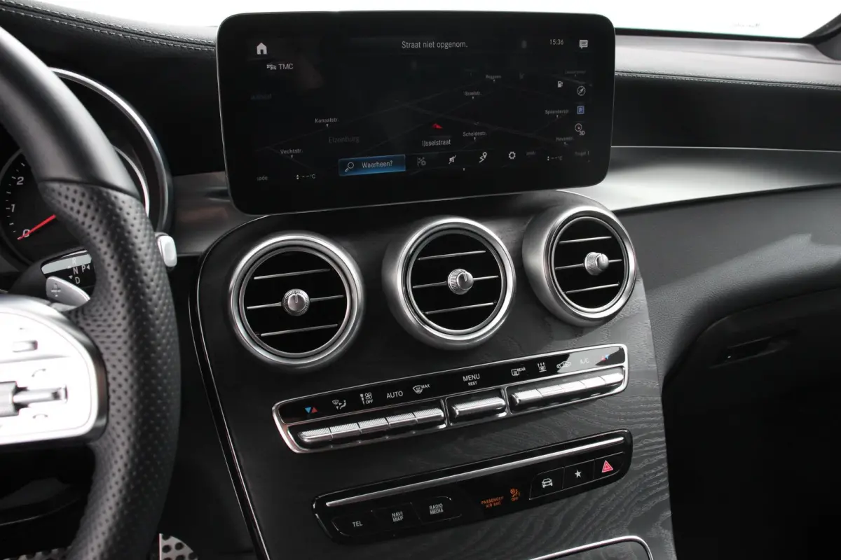 4-MATIC Business AMG Night Pack Full LED Trekhaak Navigatie Parkeersensoren Camera MBUX Cruise control Climate control