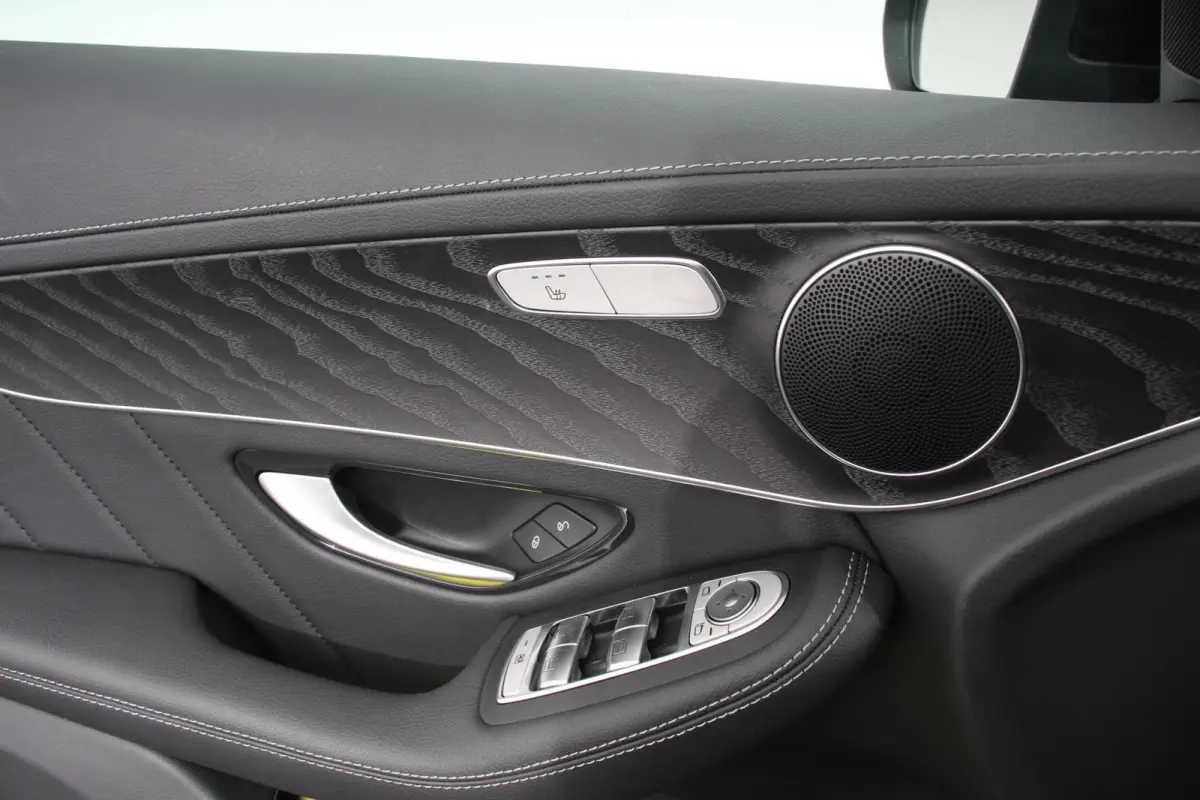 4-MATIC Business AMG Night Pack Full LED Trekhaak Navigatie Parkeersensoren Camera MBUX Cruise control Climate control