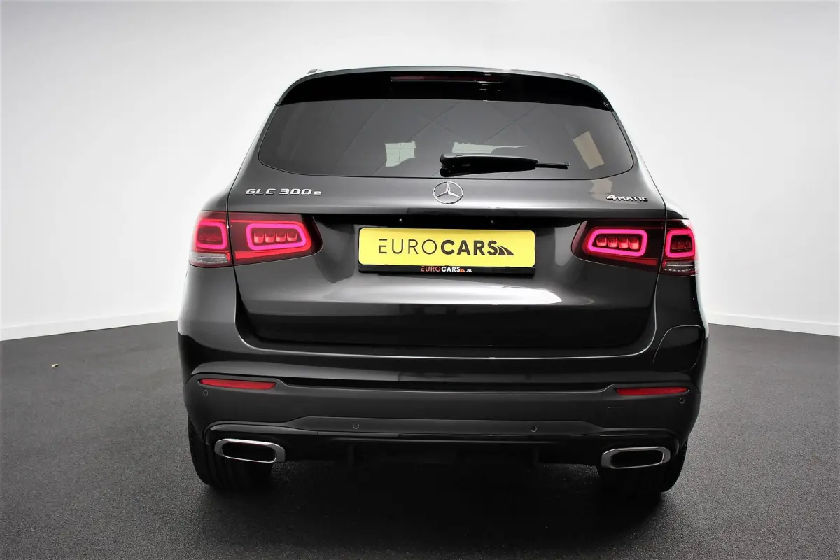 4-MATIC Business AMG Night Pack Full LED Trekhaak Navigatie Parkeersensoren Camera MBUX Cruise control Climate control