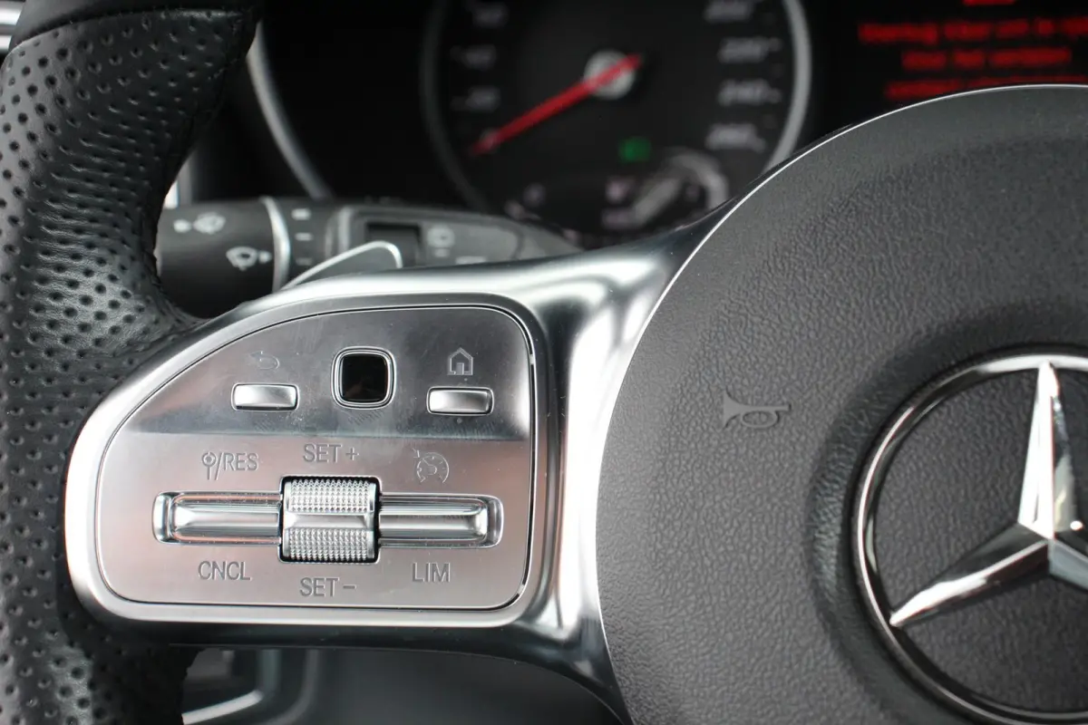 4-MATIC Business AMG Night Pack Full LED Trekhaak Navigatie Parkeersensoren Camera MBUX Cruise control Climate control