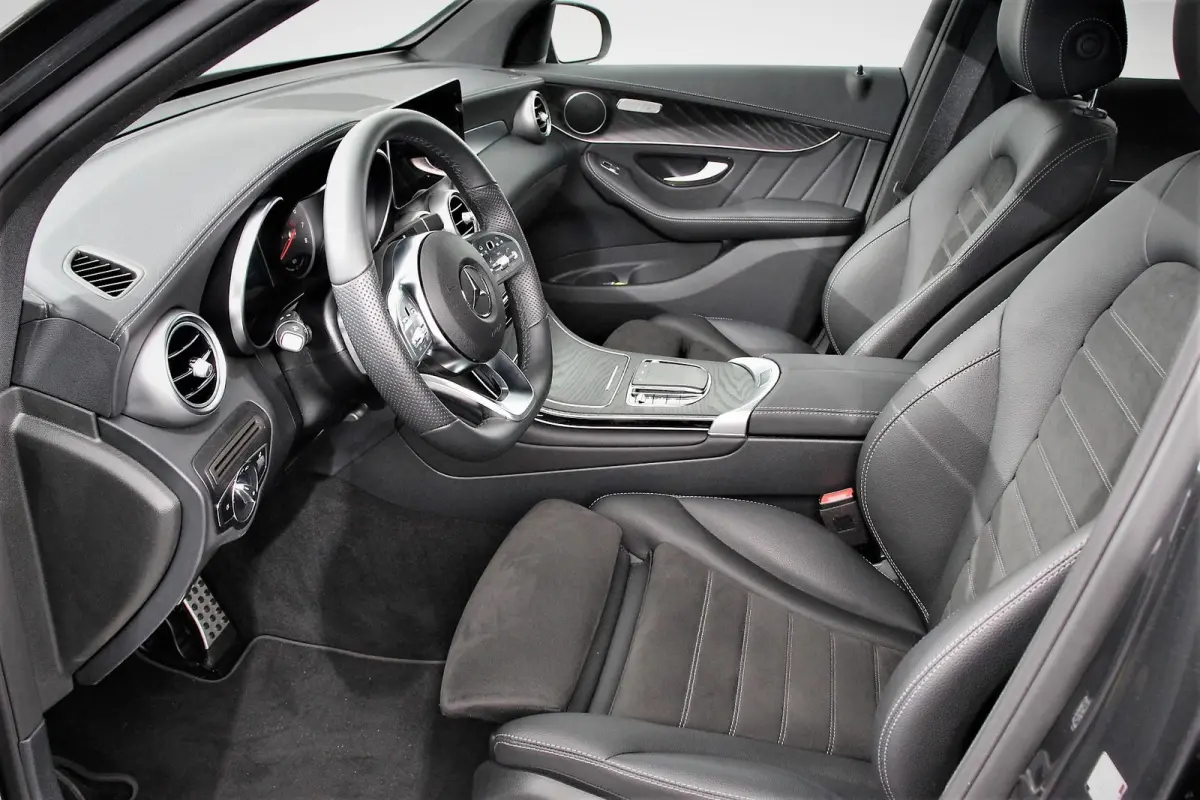 4-MATIC Business AMG Night Pack Full LED Trekhaak Navigatie Parkeersensoren Camera MBUX Cruise control Climate control