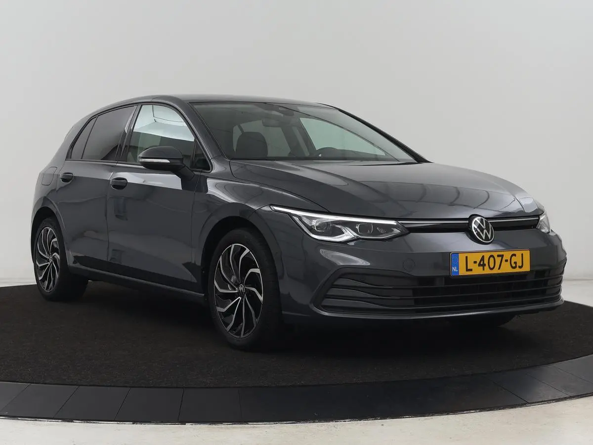 1.0 eTSI Life Business | Stoelverwarming | Massage | Carplay | Adaptive cruise | Sfeerverlichting | Navigatie | Park Assist | Getint glas | Full LED