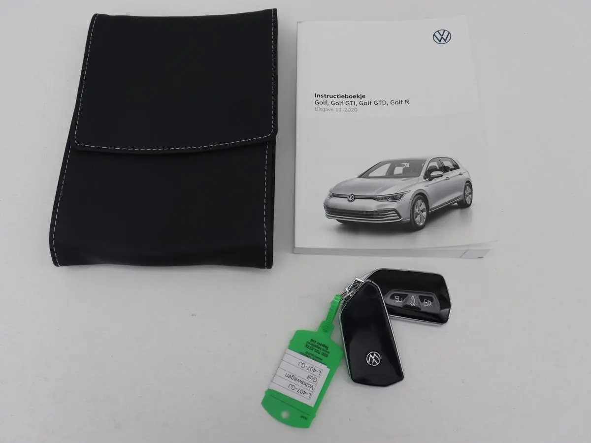 1.0 eTSI Life Business | Stoelverwarming | Massage | Carplay | Adaptive cruise | Sfeerverlichting | Navigatie | Park Assist | Getint glas | Full LED