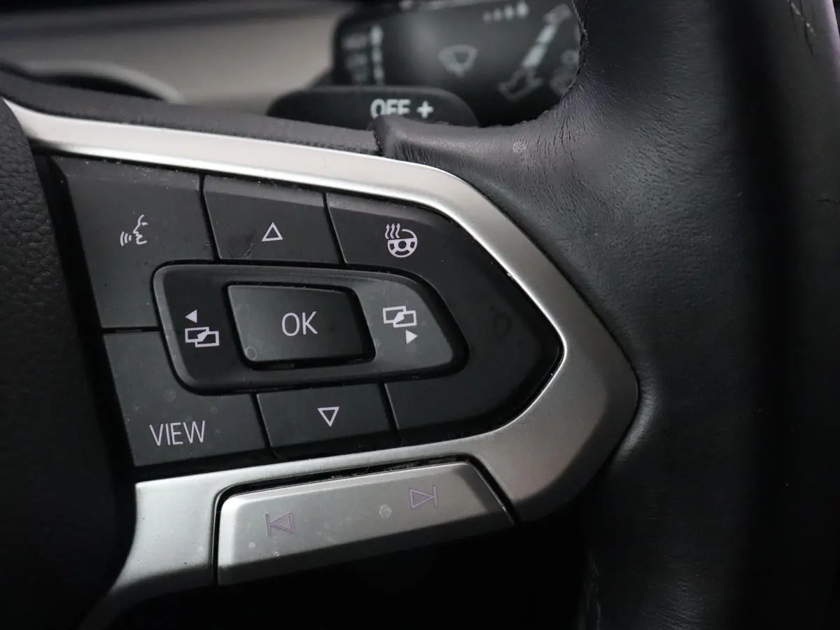 1.0 eTSI Life Business | Stoelverwarming | Massage | Carplay | Adaptive cruise | Sfeerverlichting | Navigatie | Park Assist | Getint glas | Full LED