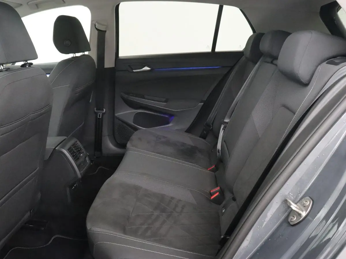 1.0 eTSI Life Business | Stoelverwarming | Massage | Carplay | Adaptive cruise | Sfeerverlichting | Navigatie | Park Assist | Getint glas | Full LED