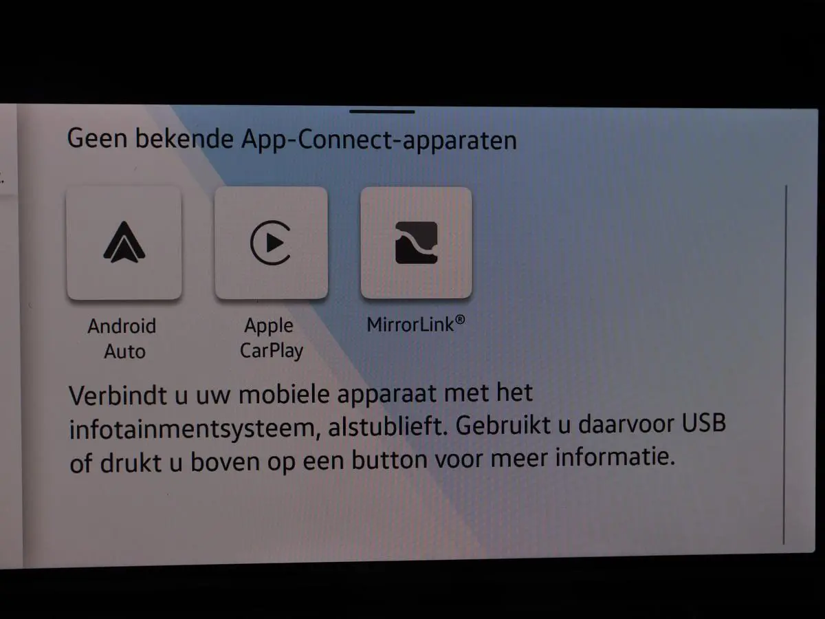 1.0 eTSI Life Business | Stoelverwarming | Massage | Carplay | Adaptive cruise | Sfeerverlichting | Navigatie | Park Assist | Getint glas | Full LED