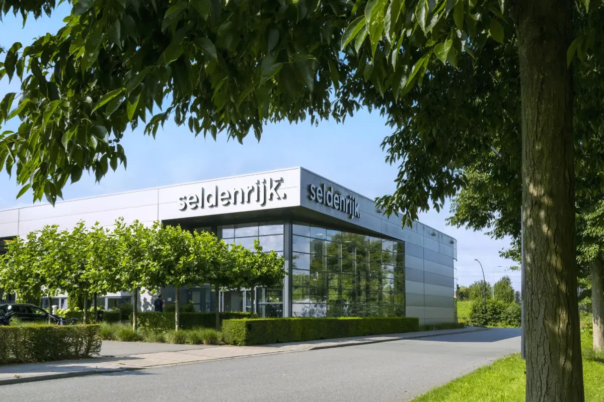 1.0 eTSI Life Business | Stoelverwarming | Massage | Carplay | Adaptive cruise | Sfeerverlichting | Navigatie | Park Assist | Getint glas | Full LED