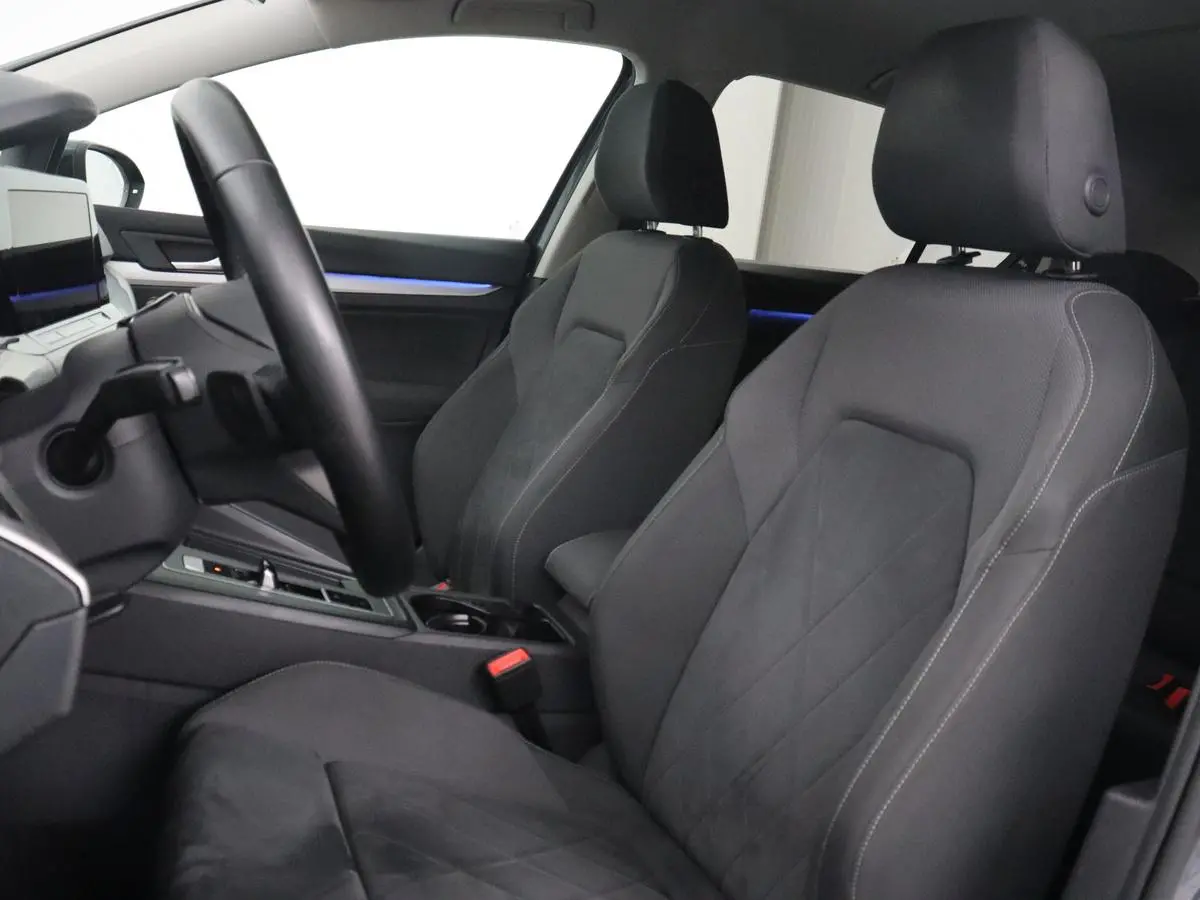 1.0 eTSI Life Business | Stoelverwarming | Massage | Carplay | Adaptive cruise | Sfeerverlichting | Navigatie | Park Assist | Getint glas | Full LED