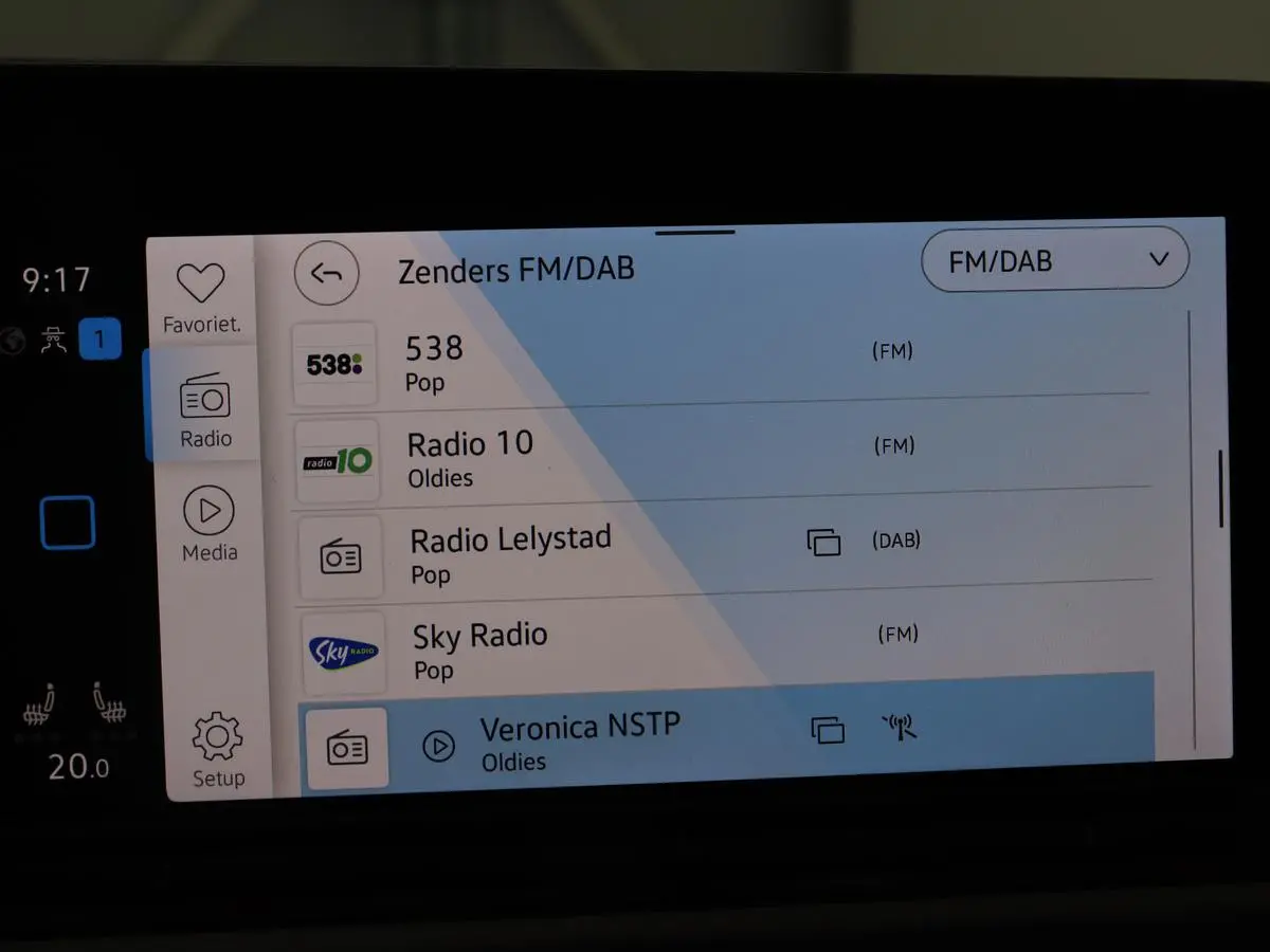1.0 eTSI Life Business | Stoelverwarming | Massage | Carplay | Adaptive cruise | Sfeerverlichting | Navigatie | Park Assist | Getint glas | Full LED