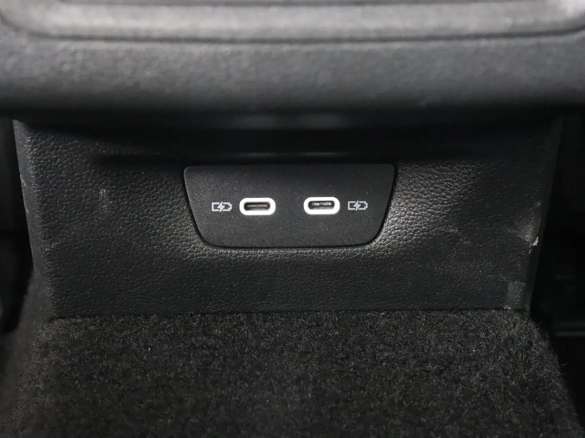 1.0 eTSI Life Business | Stoelverwarming | Massage | Carplay | Adaptive cruise | Sfeerverlichting | Navigatie | Park Assist | Getint glas | Full LED