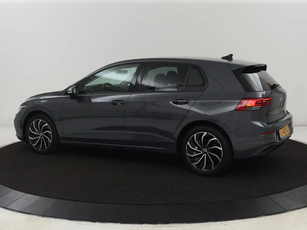 1.0 eTSI Life Business | Stoelverwarming | Massage | Carplay | Adaptive cruise | Sfeerverlichting | Navigatie | Park Assist | Getint glas | Full LED