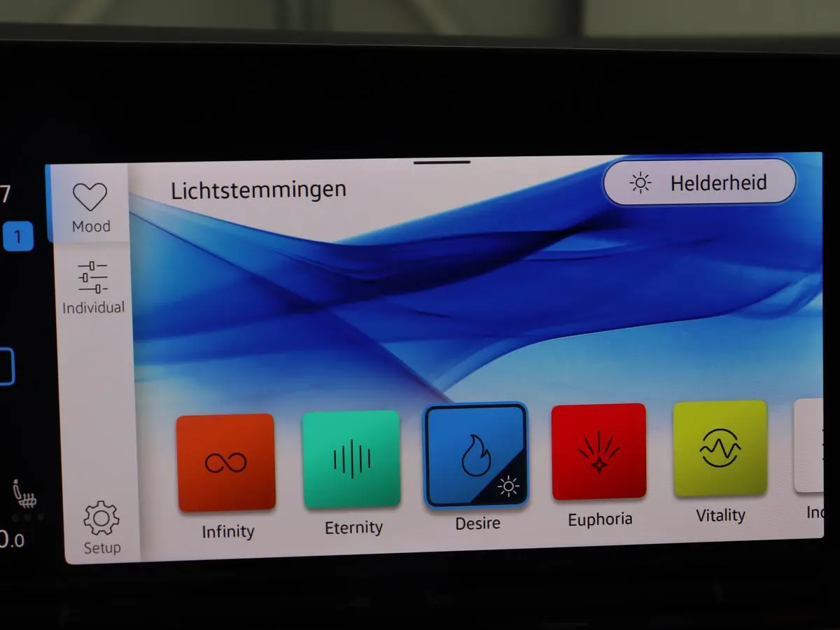 1.0 eTSI Life Business | Stoelverwarming | Massage | Carplay | Adaptive cruise | Sfeerverlichting | Navigatie | Park Assist | Getint glas | Full LED