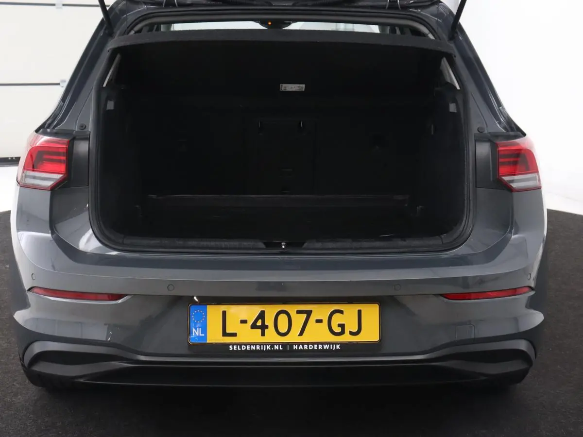 1.0 eTSI Life Business | Stoelverwarming | Massage | Carplay | Adaptive cruise | Sfeerverlichting | Navigatie | Park Assist | Getint glas | Full LED