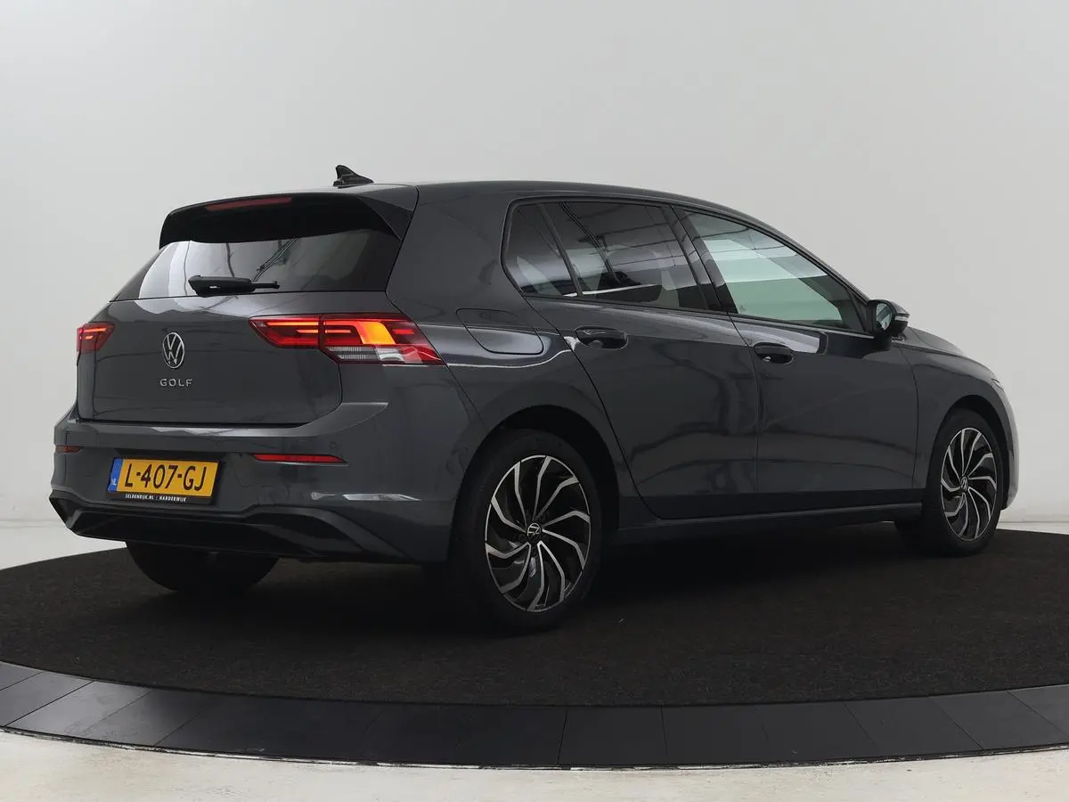 1.0 eTSI Life Business | Stoelverwarming | Massage | Carplay | Adaptive cruise | Sfeerverlichting | Navigatie | Park Assist | Getint glas | Full LED