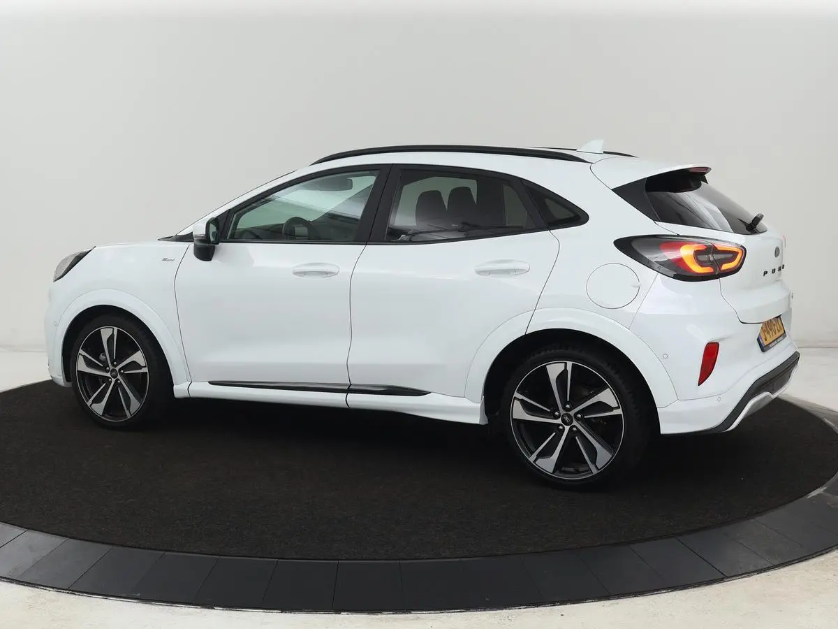 1.0 EcoBoost Hybrid ST-Line X | Adaptive cruise | Camera | Half leder | B&O Sound | Carplay | Navigatie | Digital Cockpit | Full LED | Dodehoek detectie | Climate control | Bluetooth