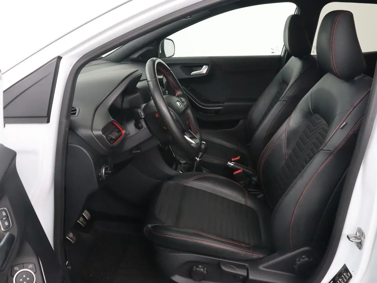 1.0 EcoBoost Hybrid ST-Line X | Adaptive cruise | Camera | Half leder | B&O Sound | Carplay | Navigatie | Digital Cockpit | Full LED | Dodehoek detectie | Climate control | Bluetooth