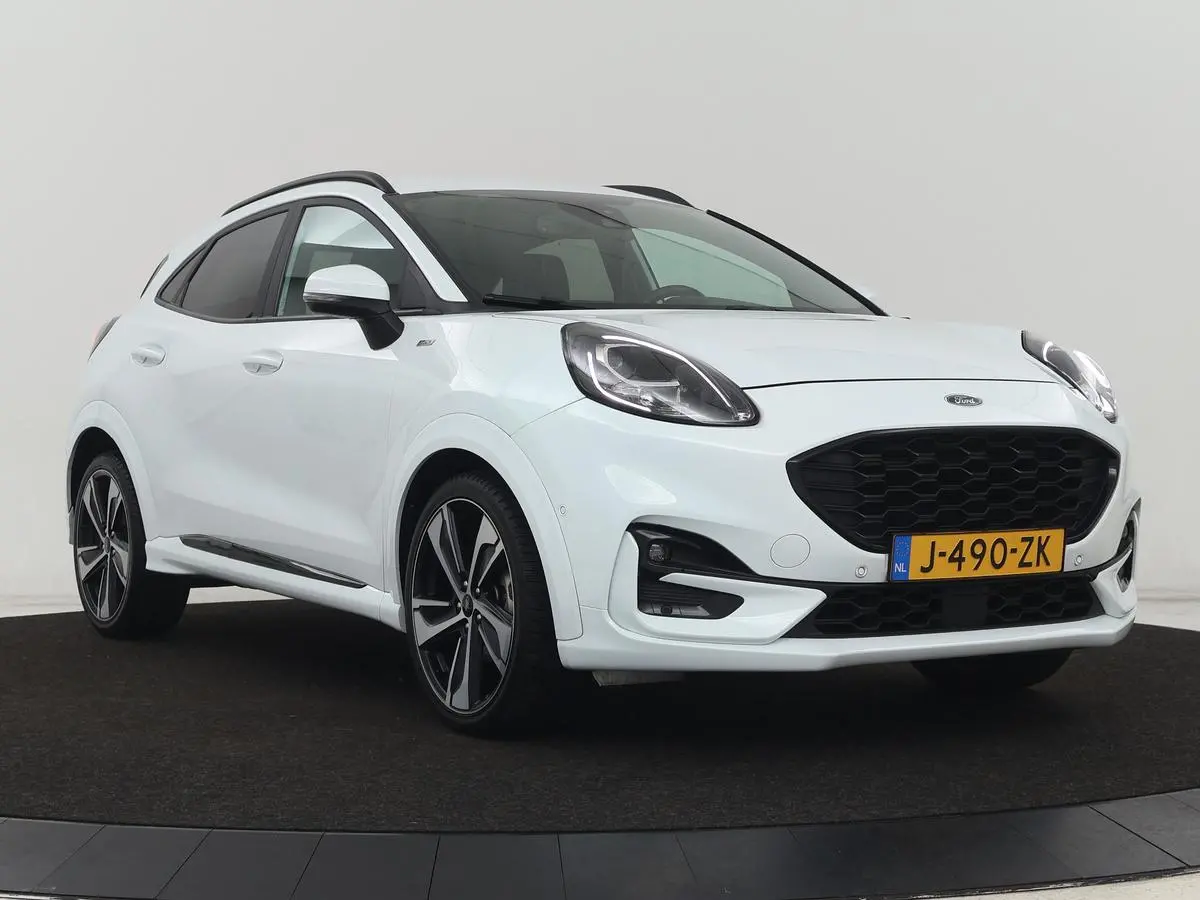 1.0 EcoBoost Hybrid ST-Line X | Adaptive cruise | Camera | Half leder | B&O Sound | Carplay | Navigatie | Digital Cockpit | Full LED | Dodehoek detectie | Climate control | Bluetooth
