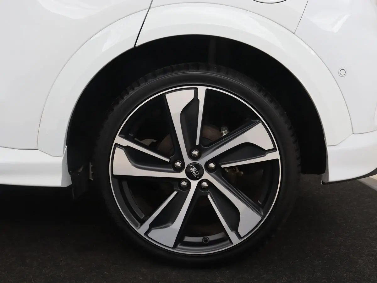 1.0 EcoBoost Hybrid ST-Line X | Adaptive cruise | Camera | Half leder | B&O Sound | Carplay | Navigatie | Digital Cockpit | Full LED | Dodehoek detectie | Climate control | Bluetooth
