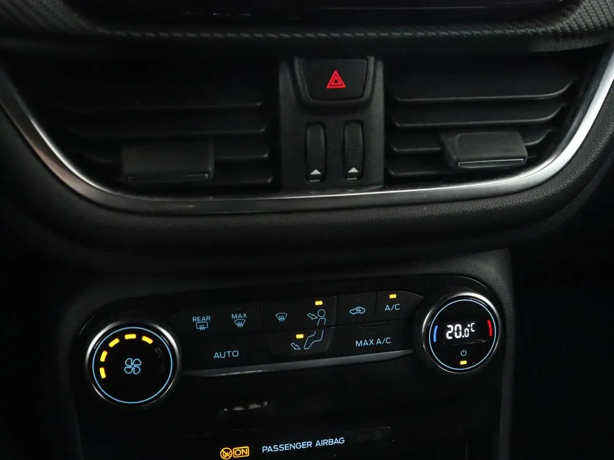 1.0 EcoBoost Hybrid ST-Line X | Adaptive cruise | Camera | Half leder | B&O Sound | Carplay | Navigatie | Digital Cockpit | Full LED | Dodehoek detectie | Climate control | Bluetooth